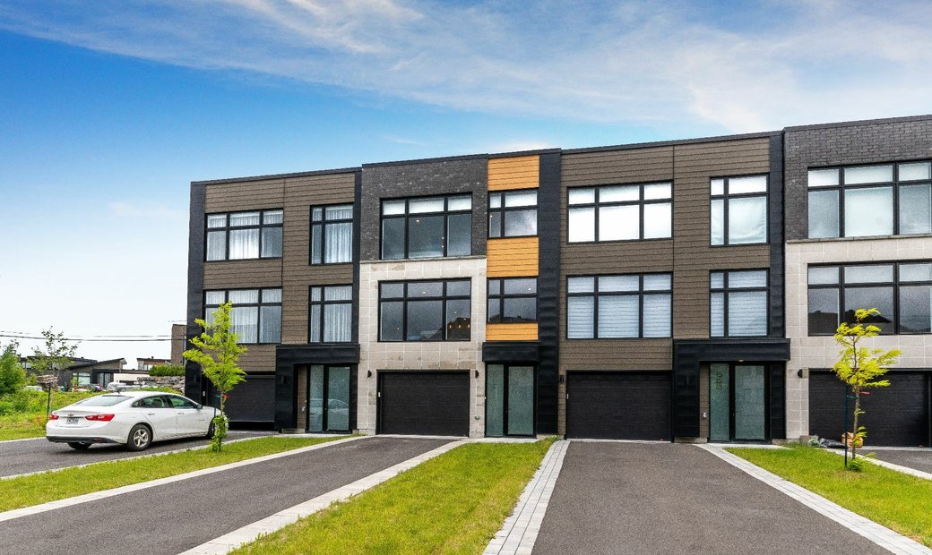 Sainte Julie, Qc In Sainte Julie, Quebec, Canada For Sale (12035649)