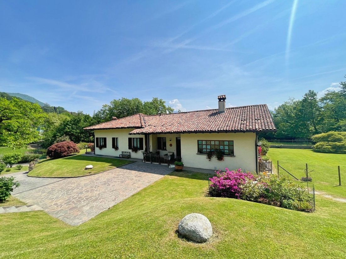 Villa in Menaggio, Lombardy, Italy 4 - 12035993