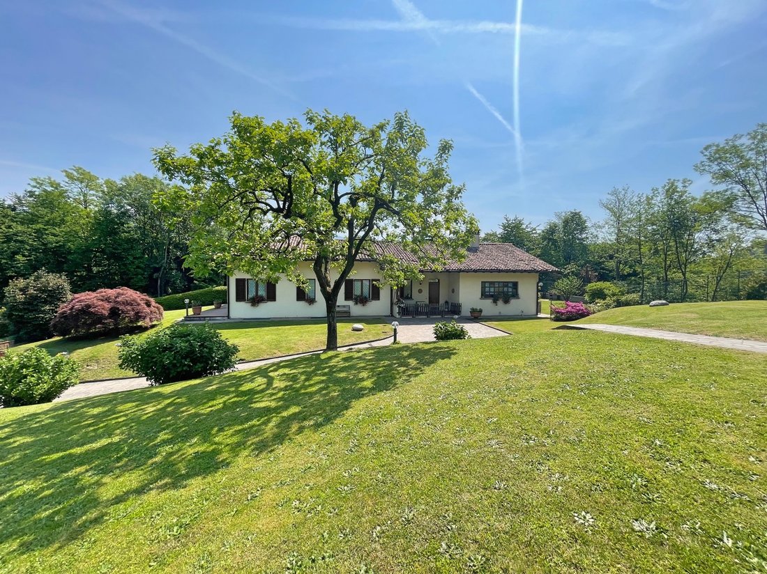 Villa in Menaggio, Lombardy, Italy 1 - 12035993