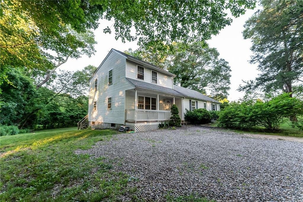 5 Bedrooms Single Family In North Kingstown, Rhode Island, United