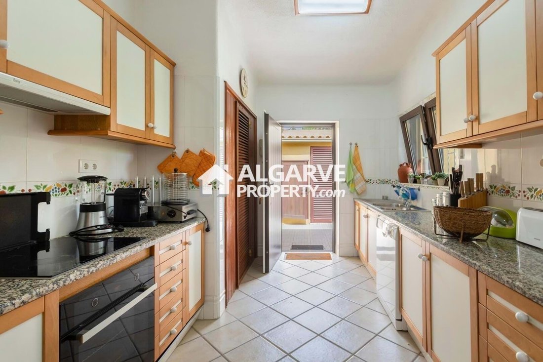 Villa in Vilamoura, Quarteira, Algarve 2 - 12022556