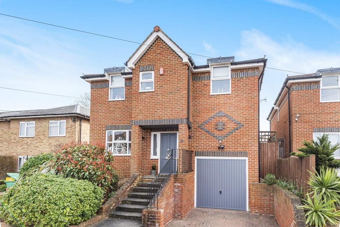 61, Church Road In Worcester Park, England, United Kingdom For Sale (12039483)