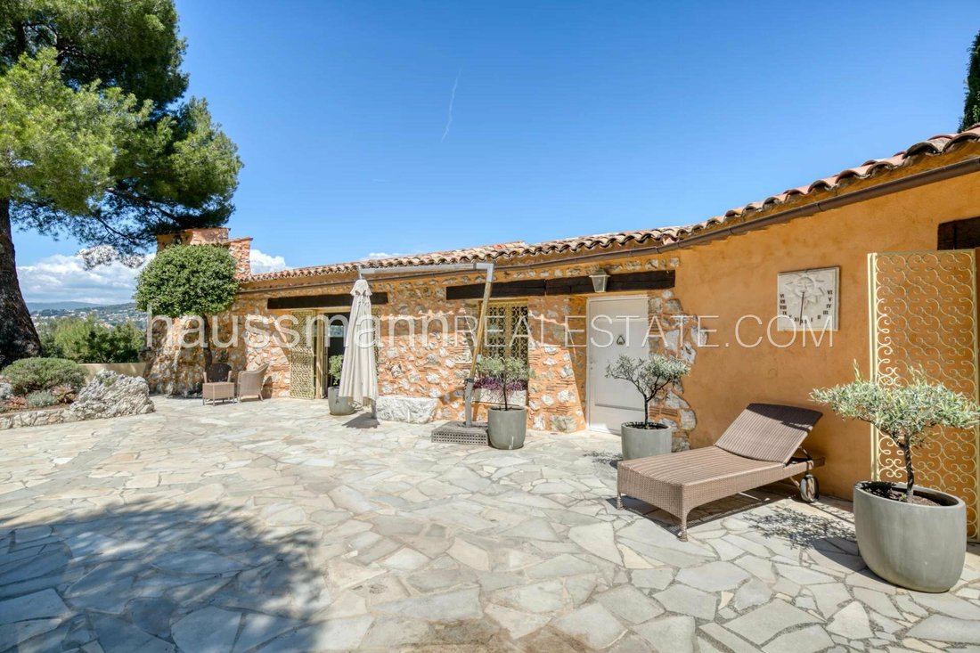 Villa in Nice, Provence-Alpes-Côte d'Azur, France 1 - 12040386
