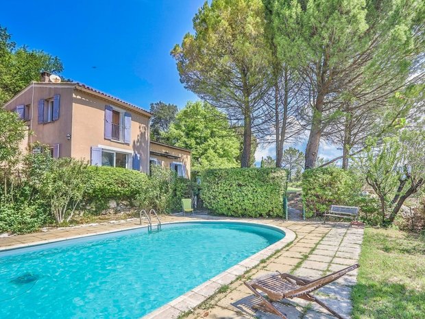 Luxury houses for sale in Mormoiron, Provence-Alpes-Côte d'Azur, France ...