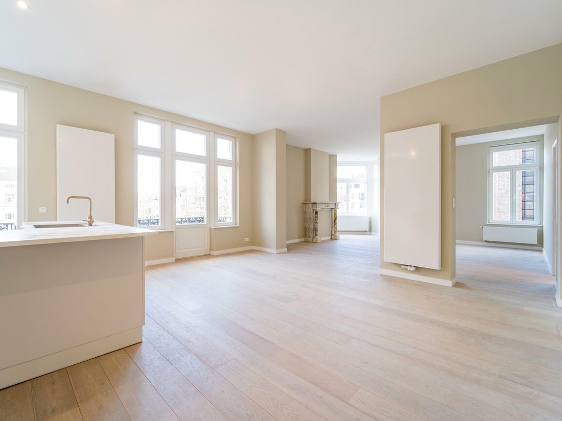 Ixelles I Place Brugmann In Elsene, Brussels, Belgium For Sale (12045034)