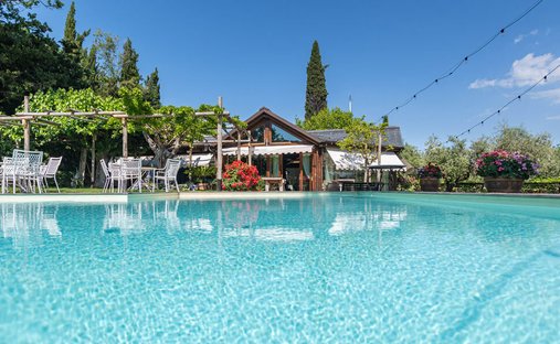 Estate in Cartoceto, Marche, Italy 1