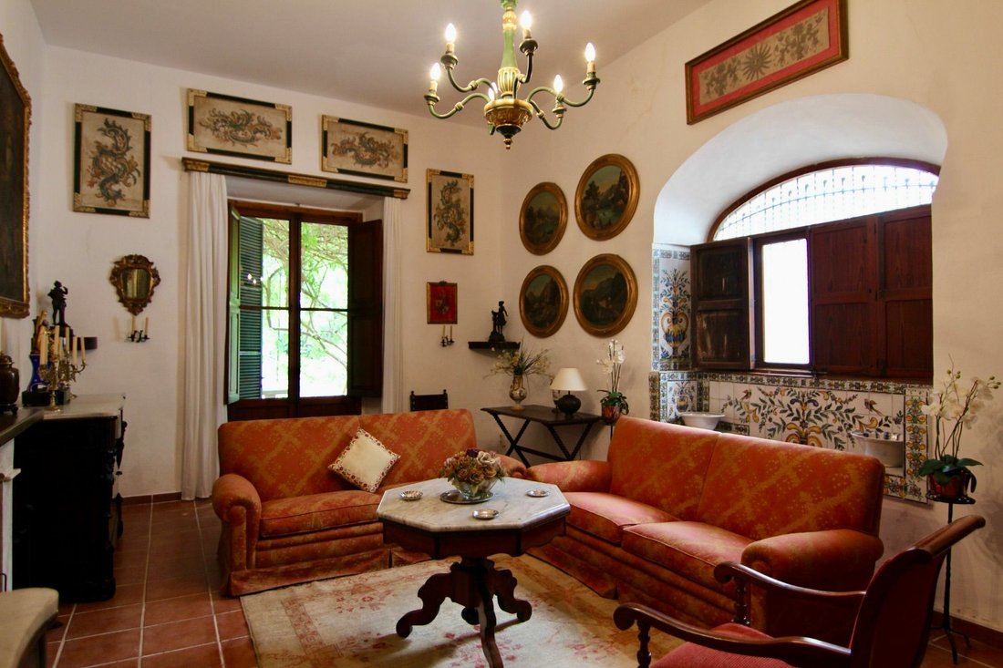 Typical Majorcan House With Large Garden In Binissalem, Balearic