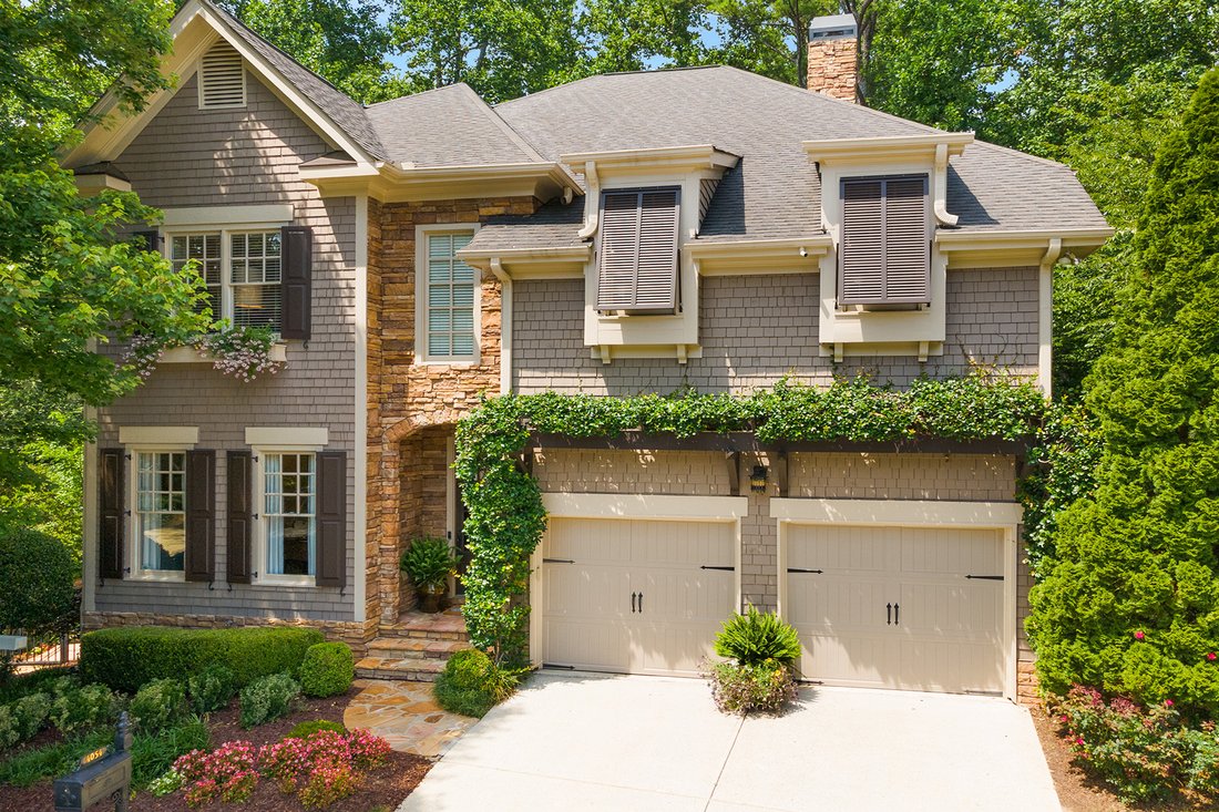 Custom Home In Begehrter Lage In In Brookhaven, Vereinigte