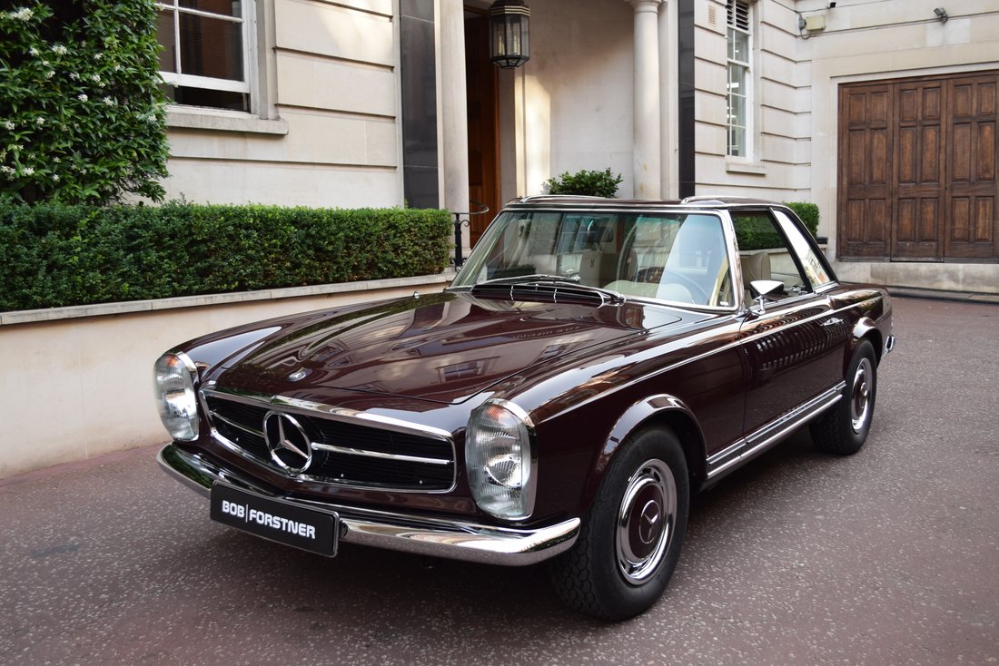 Cabriolet in London, England, United Kingdom 2 - 12048242