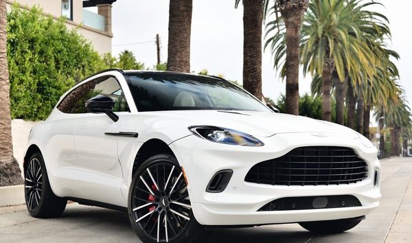 2022 Aston Martin DBX (12049154)