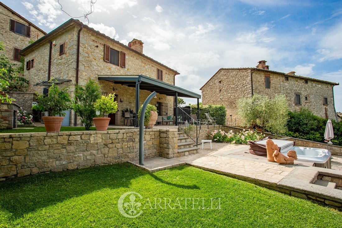 Gorgeous Stone Villa With Panoramic Pools In Lecchi In Chianti, Tuscany ...