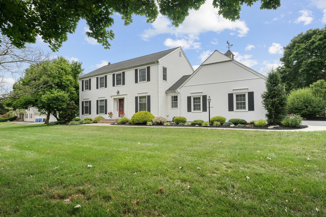 Colonial Mejorado Con En Municipio De Montgomery, Nueva Jersey, Estados