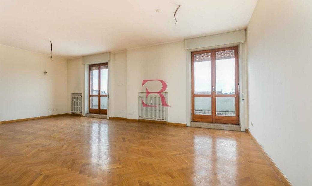 Bergamo Apartment In Bergamo, Lombardy, Italy For Sale (12053178)