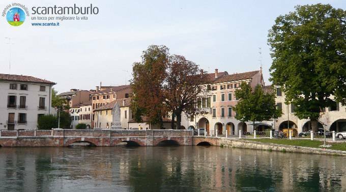 House in Cathedral - Piazza dei Signori, Treviso, Italy 2 - 12051519