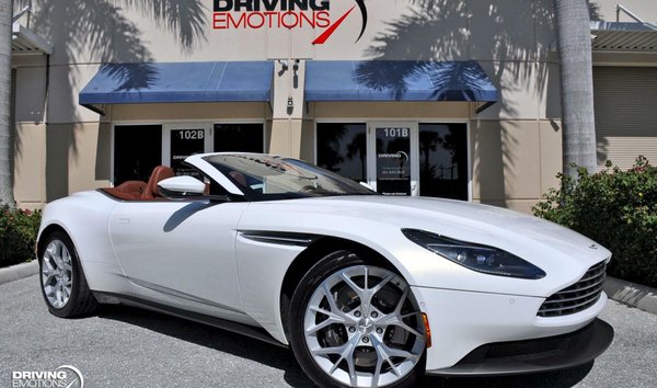 Aston Martin DB11 (12051982)