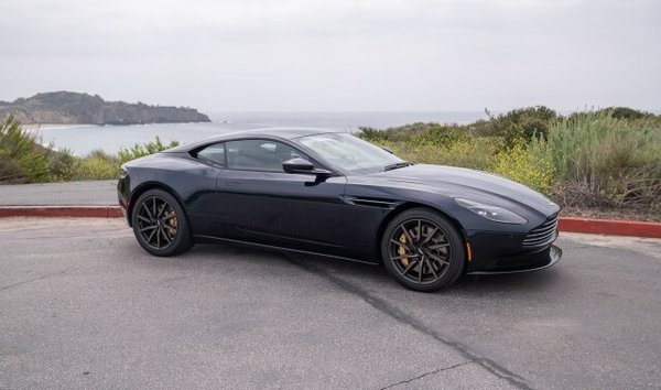 2022 Aston Martin DB11 (12051778)