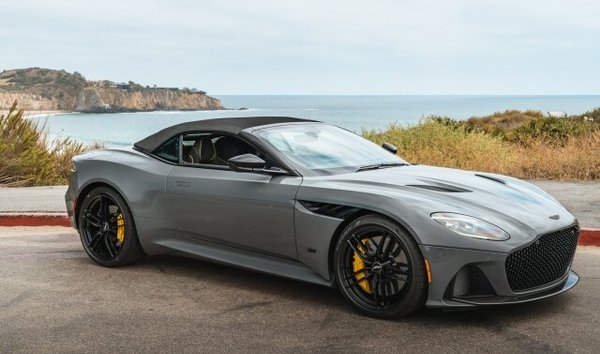 2022 Aston Martin DBS (12051847)