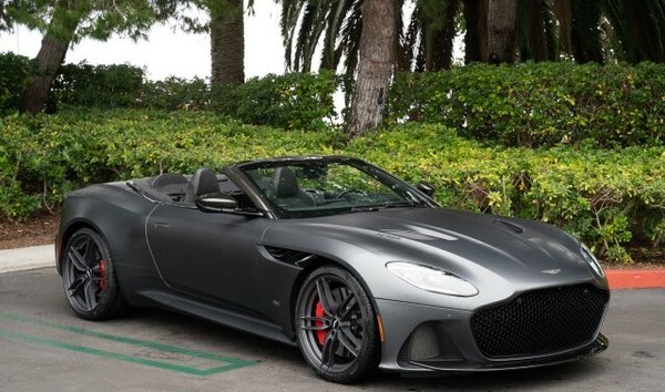 2020 Aston Martin DBS (12051835)
