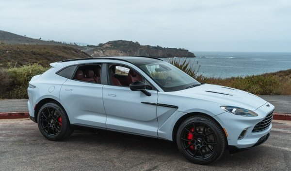 2022 Aston Martin DBX (12051877)