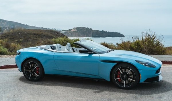 2022 Aston Martin DB11 (12051795)