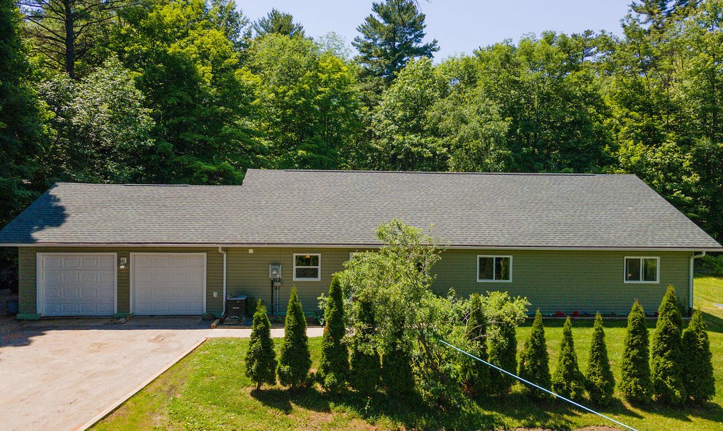 Charming Gravenhurst Homestead In Gravenhurst, Ontario, Canada For Sale