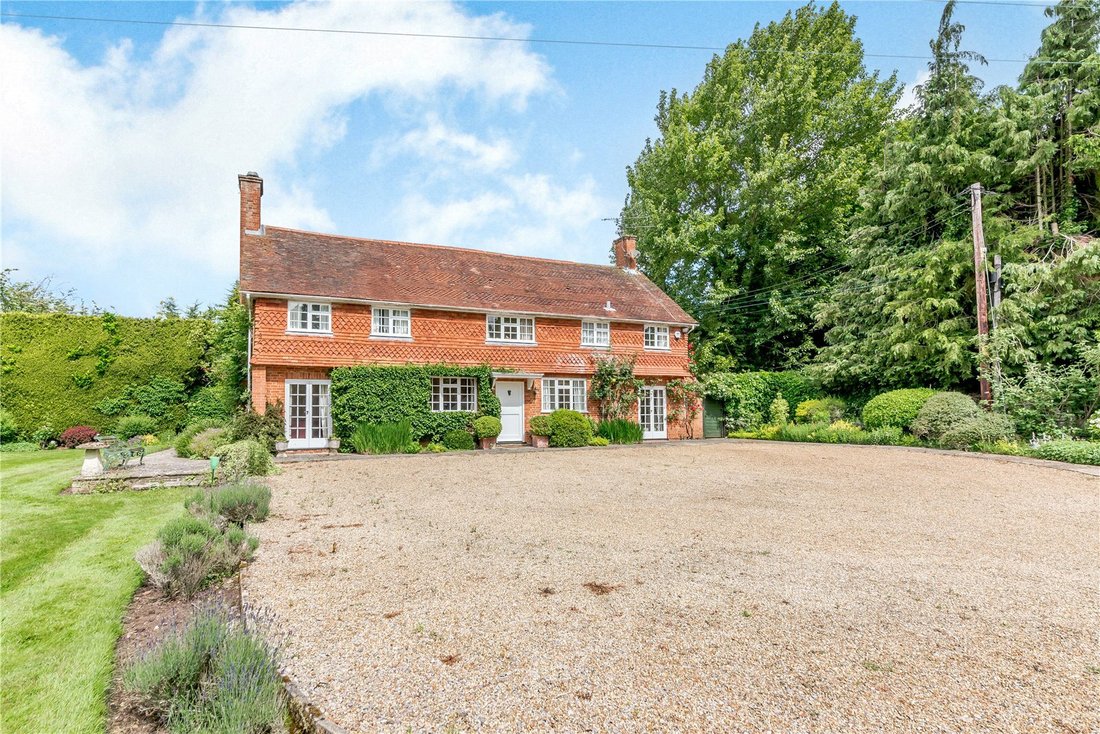 Single Family Farnham In Crondall, England, United Kingdom For Sale