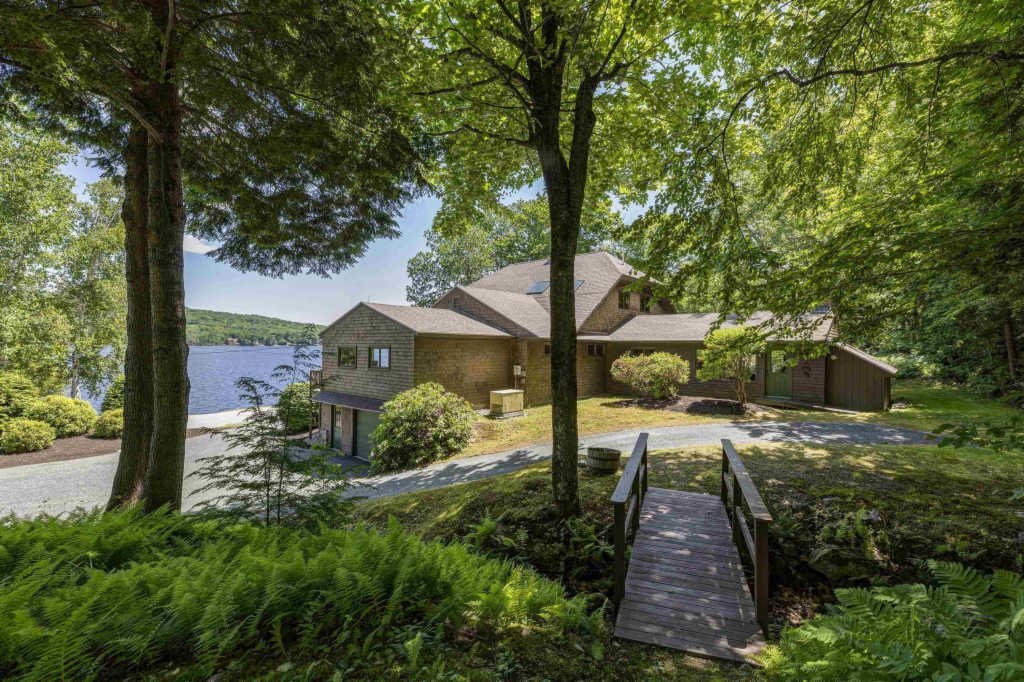 Single Family Detached New London In New London, New Hampshire, United