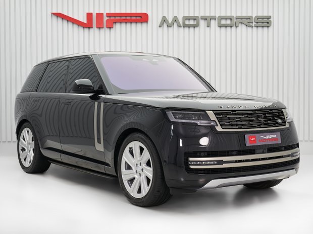 2022 Land Rover Range Rover Vogue SE  in Dubai, United Arab Emirates 1