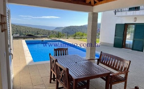 House in Omis, Split-Dalmatia County, Croatia 1