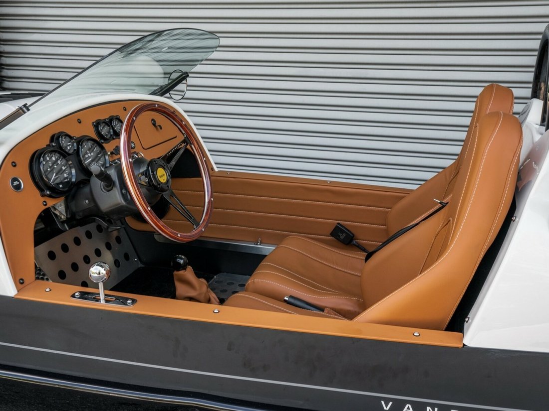 Cabriolet in Naples, FL 2 - 12059285