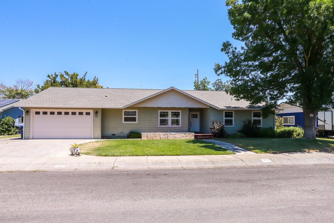 4 Bedrooms Single Family Detached In Red Bluff, California, United