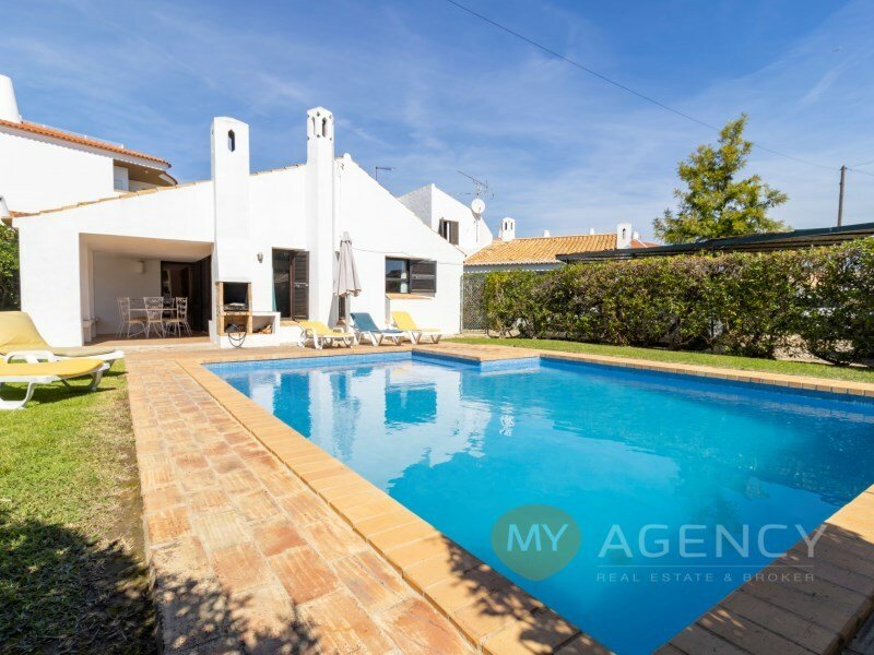 Villa T6 Bi Familiar Albufeira In Albufeira, Algarve, Portugal For Sale