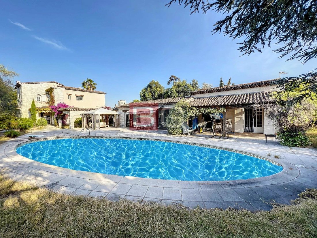 House in Antibes, Provence-Alpes-Côte d'Azur, France 1 - 12061108