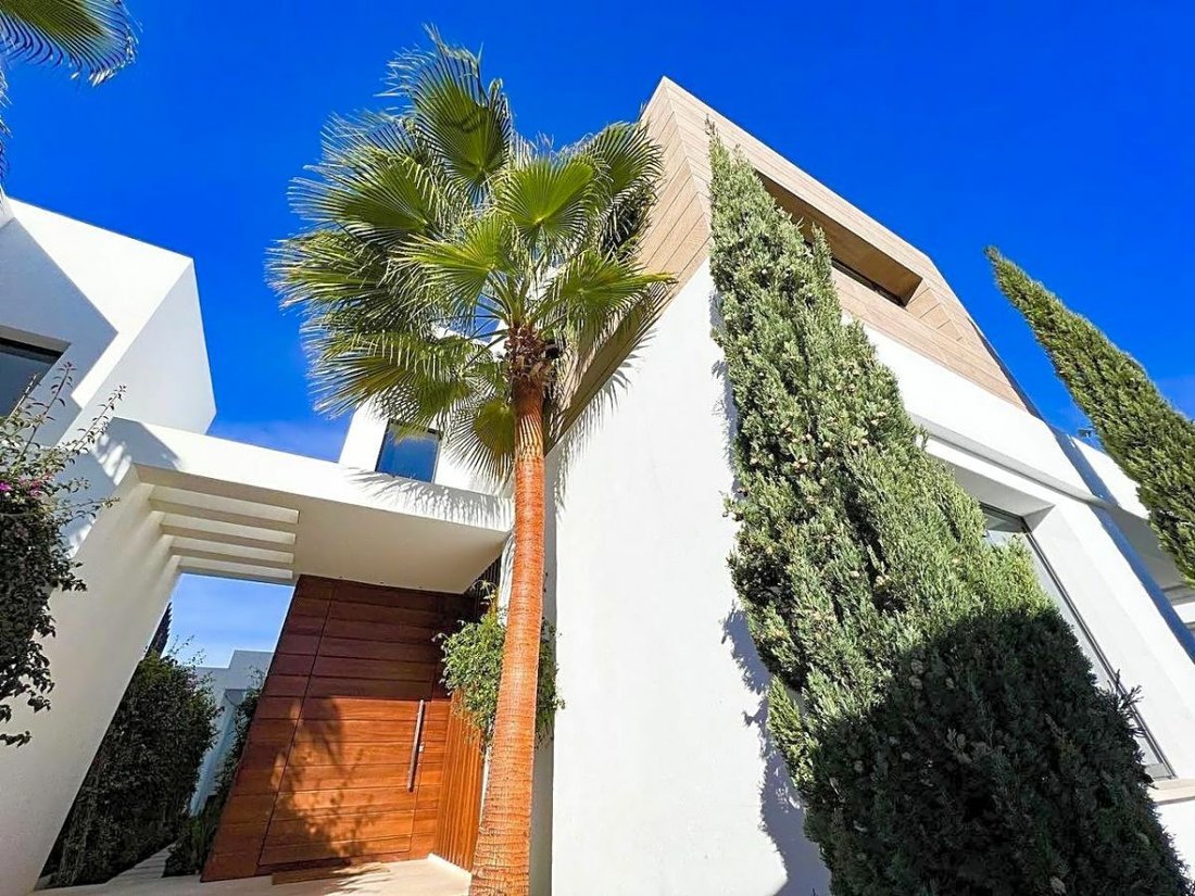 Villa in Marbella, Andalusia, Spain 3 - 12062354