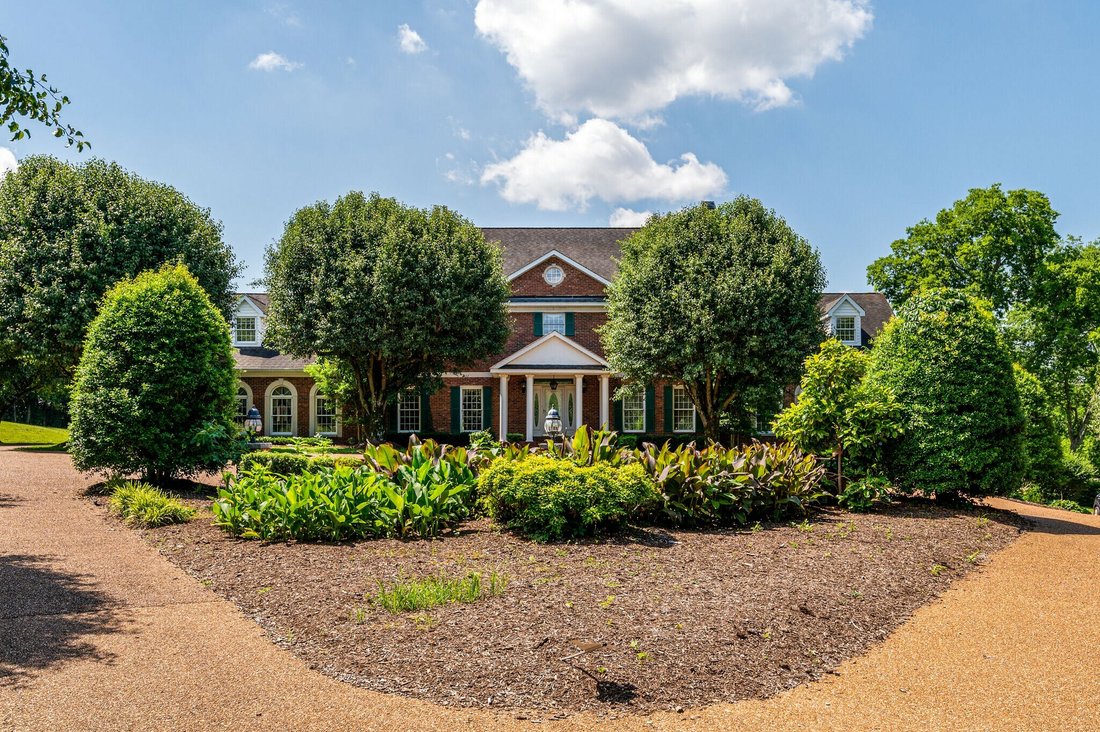 6 Bedrooms Single Family Detached In Goodlettsville, Tennessee, United