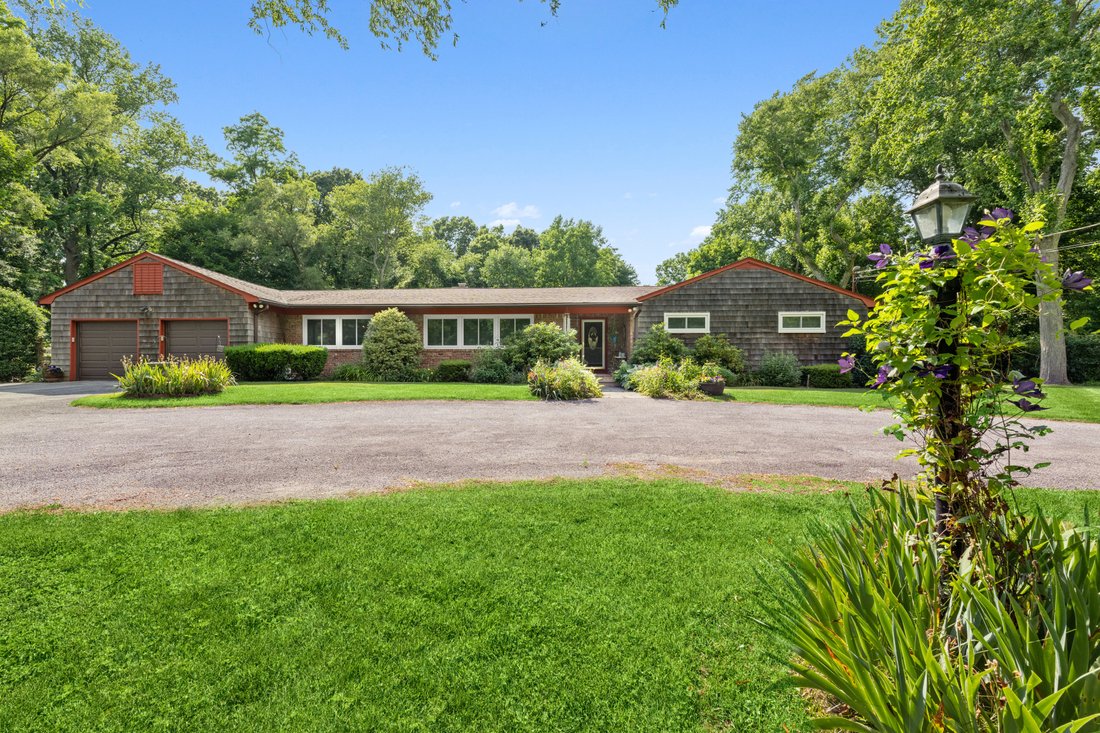 15 Glenby Lane, Glen Head, Ny, 11545 In Old Brookville, New York