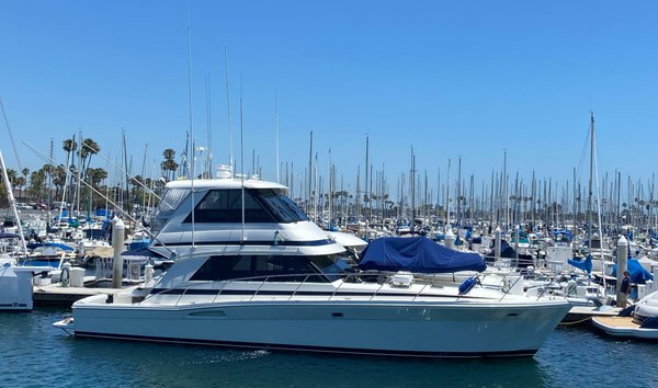 Riviera 48 Enclosed Flybridge (12062287)