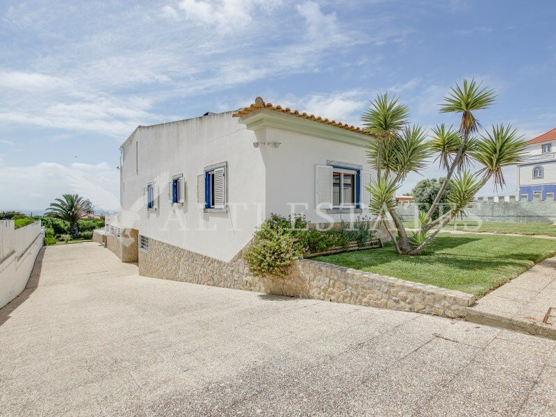 T5 Villa For Sale Azenhas Do Mar In Colares, Lisbon, Portugal For Sale
