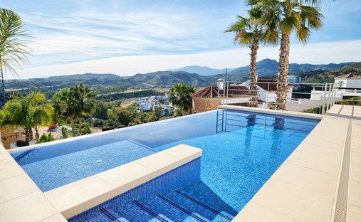Villa in Benahavis, Andalusia, Spain 1
