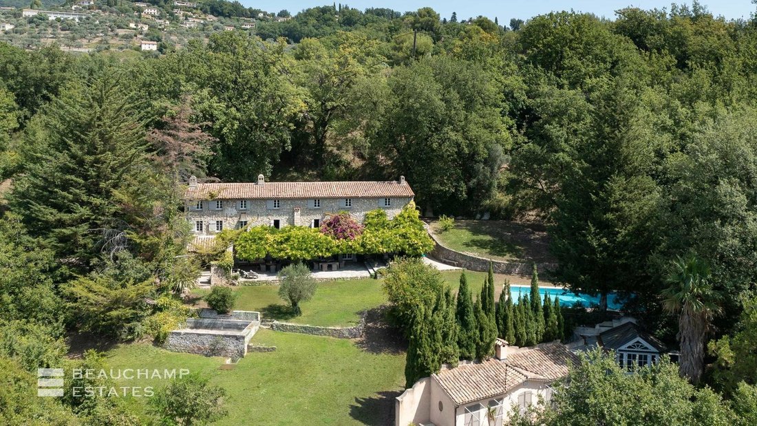 Villa in Châteauneuf, Provence-Alpes-Côte d'Azur, France 1 - 11584401
