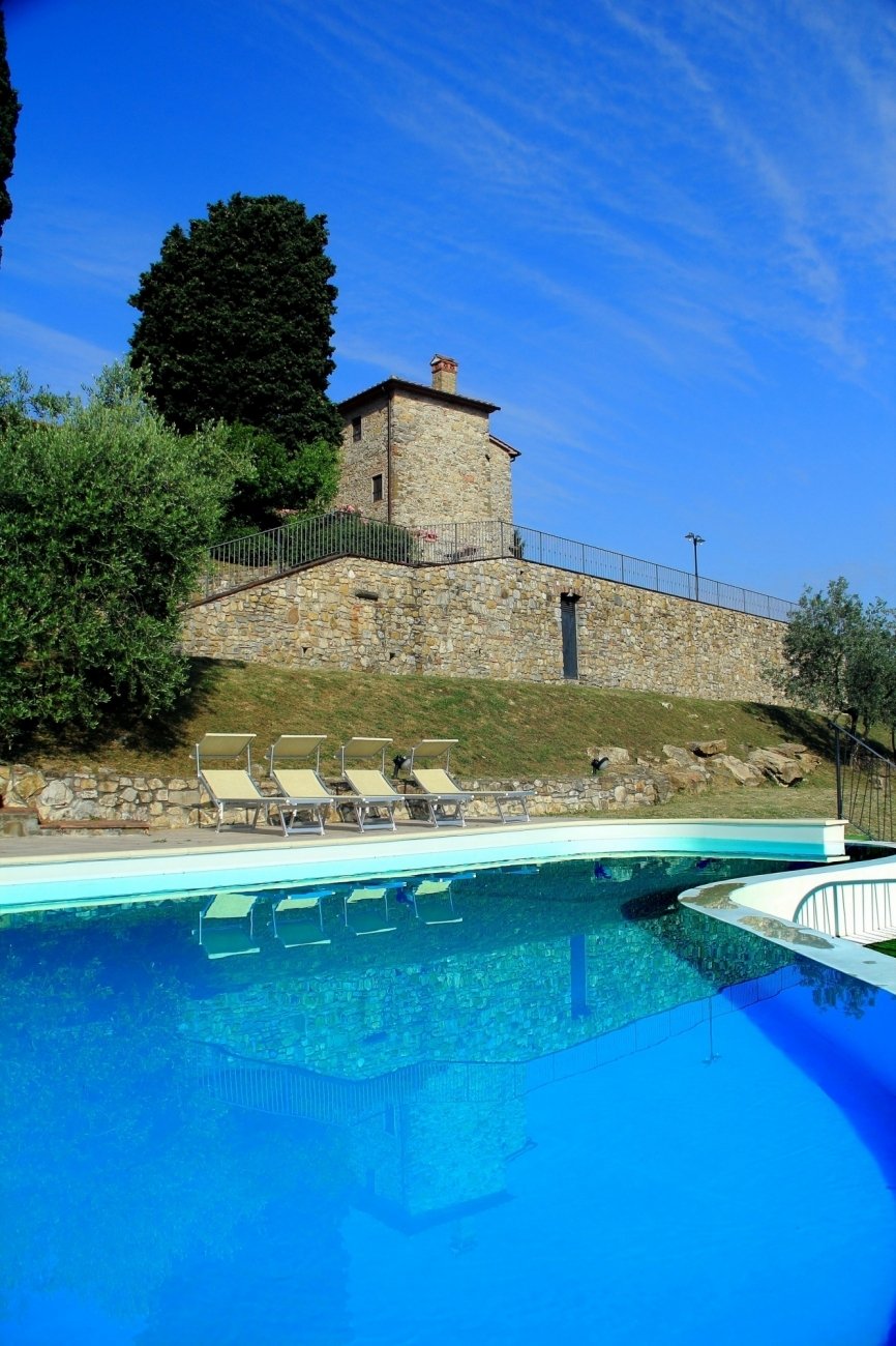 Castillo en Toscana, Italia 2 - 12070644