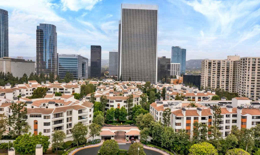 Condominium In Gated Community Of In Los Angeles, California, United