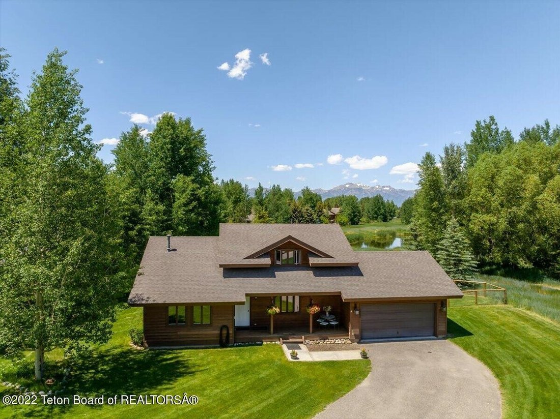 2 Bedrooms Single Family Detached In Jackson, Wyoming, United States