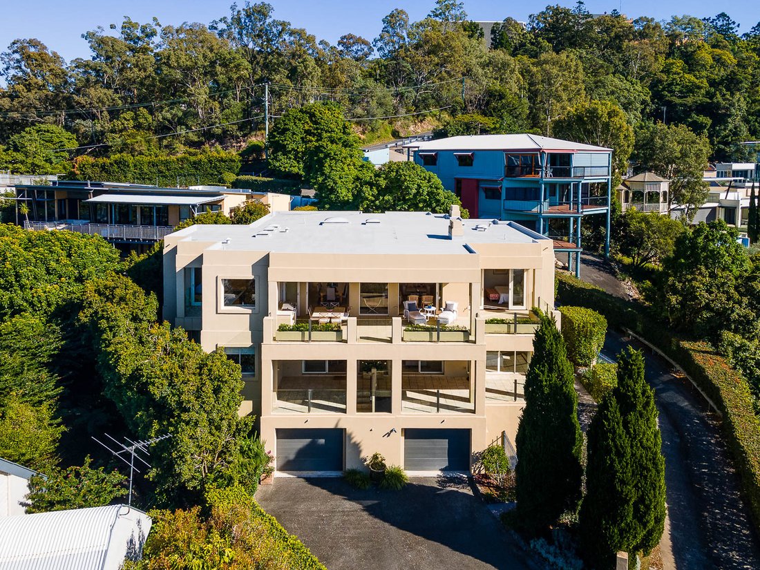 Charming, Stylish And Elegant Home With In Bardon, Queensland