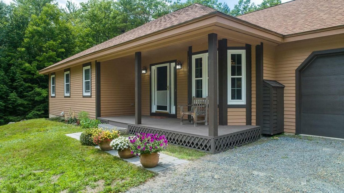 3 Bedrooms Single Family Detached In Sutton, New Hampshire, United