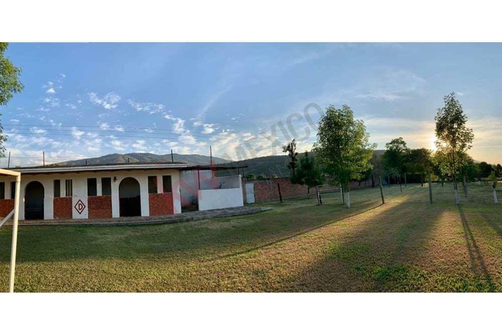 Residential Tlajomulco De Zúñiga In San Miguel Cuyutlán, Jalisco