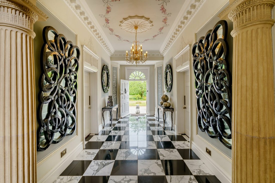 Hare Hatch House In Hare Hatch, England, United Kingdom For Sale (12074250)