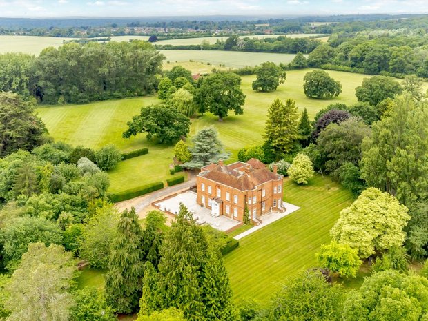 Luxury homes for sale in Hare Hatch, England, United Kingdom | JamesEdition