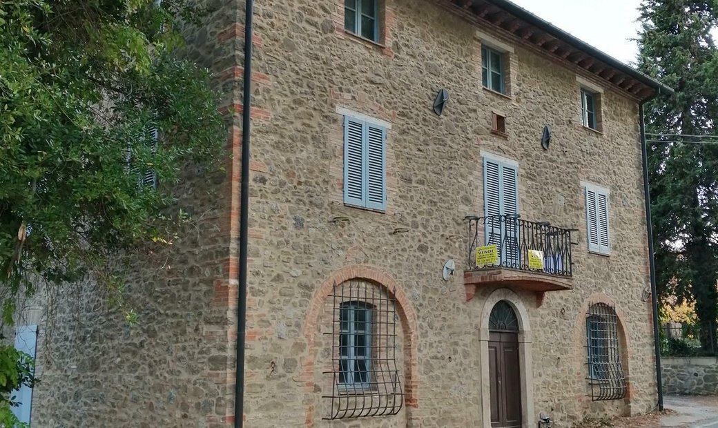 Casale En Vente à Casole D'elsa Composto Da Dans Monteguidi, Toscane