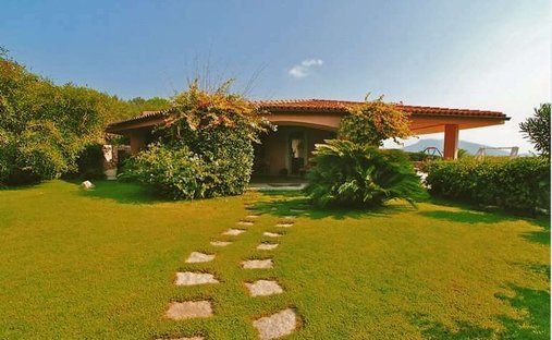 Villa in Figari/Golfo Aranci, Sardinien, Italien 1